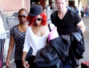 2010__09__Rihanna 300&#215;230.jpg