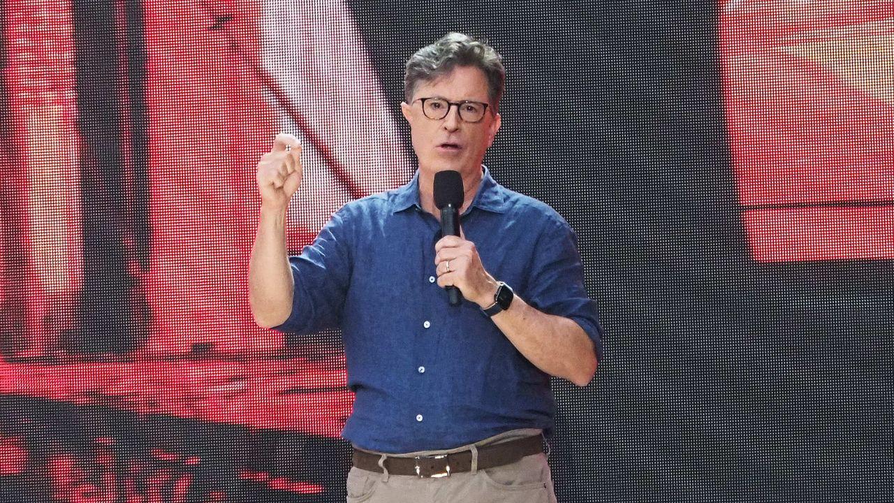Image of The Before Columbus Foundation honored the former late-night host during the American Book Awards.