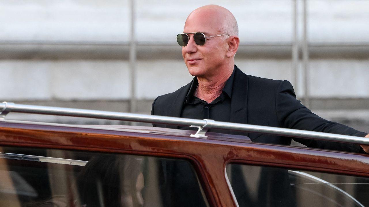 Image of Jeff Bezos was seen leaving the Miami-Dade Criminal Courthouse on Monday.