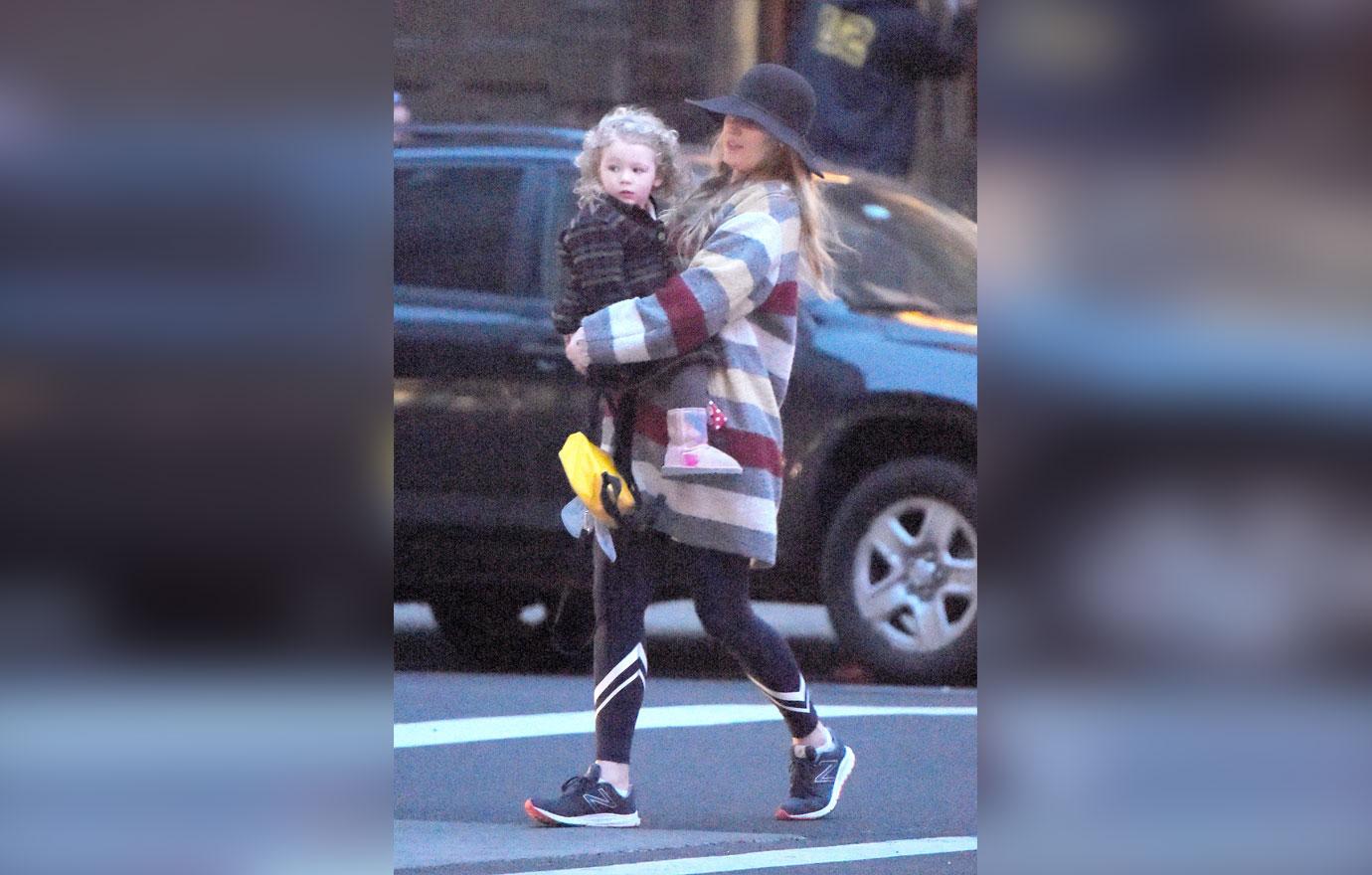 Blake Lively Daughter James 06