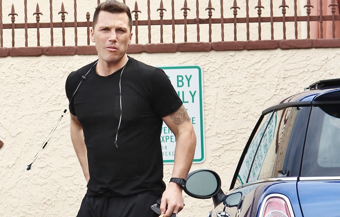 mary kate olsens friends warn not serious ex sean avery