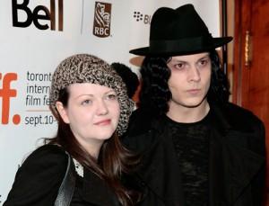 2011__02__The_White_Stripes_Feb2newsnea 300×229.jpg