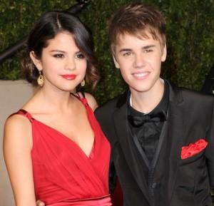 2011__07__Justin_Bieber_Selena_Gomez_July18 300&#215;289.jpg