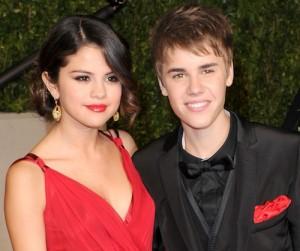 2011__07__Justin_Bieber_Selena_Gomez_July18 300×289.jpg