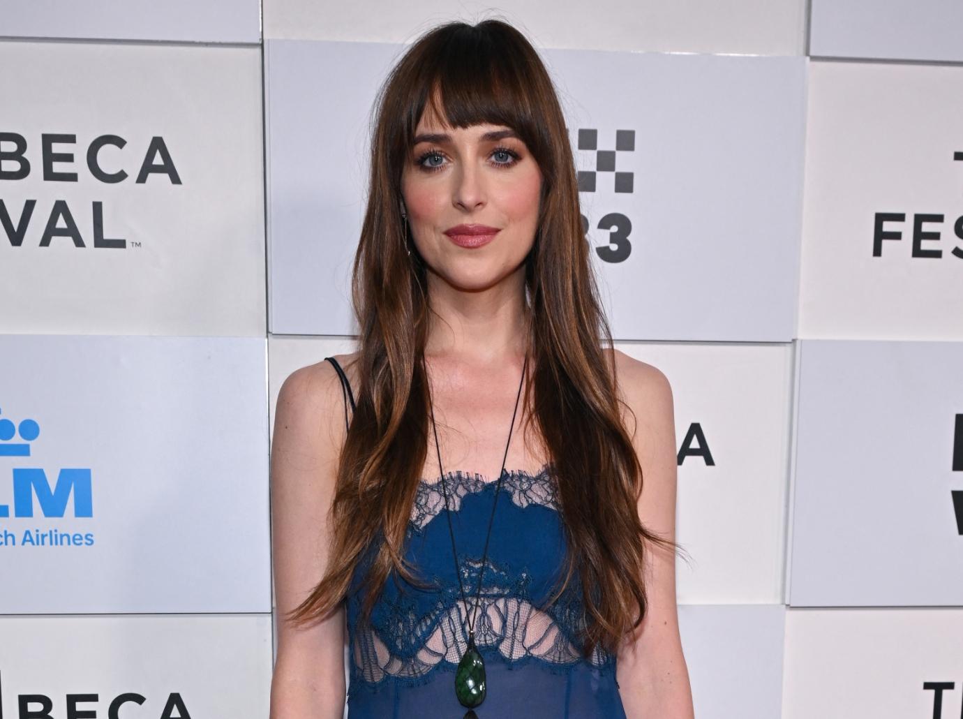 dakota johnson chris martin end engagement break up relationship over