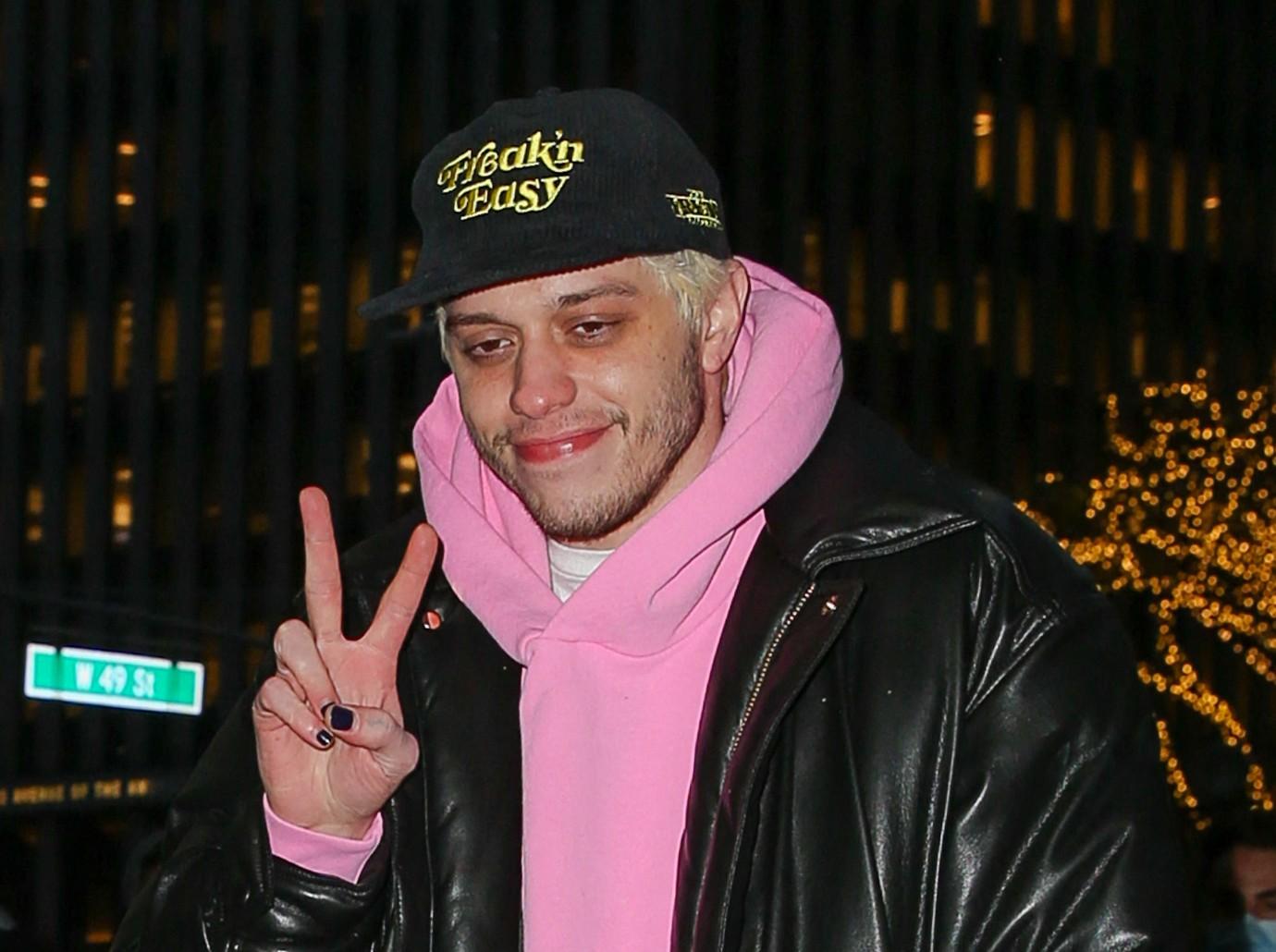 pete davidson not player dating women not crazy