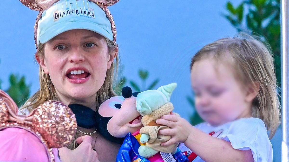 Image of Elisabeth Moss keeps her daughter's identity private.