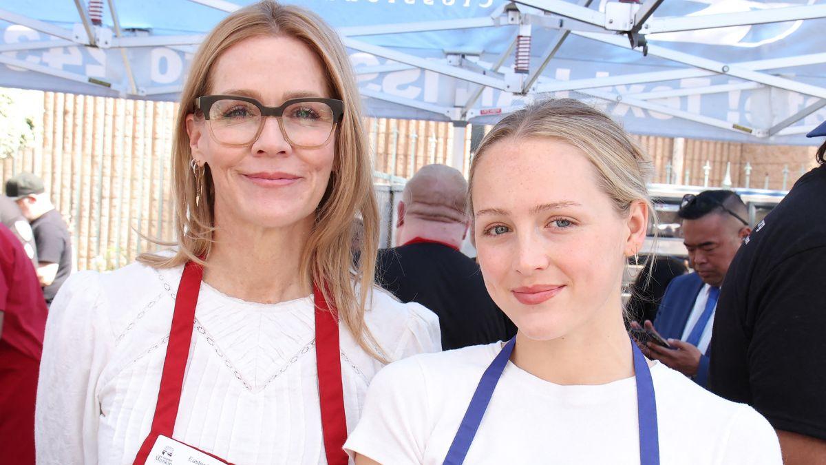 Photo of Jennie Garth and Lola Facinelli