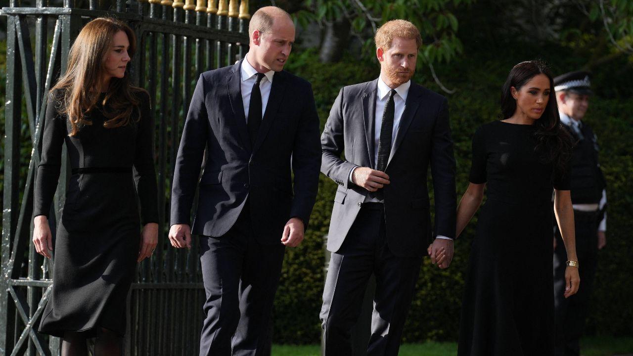 image of royal family