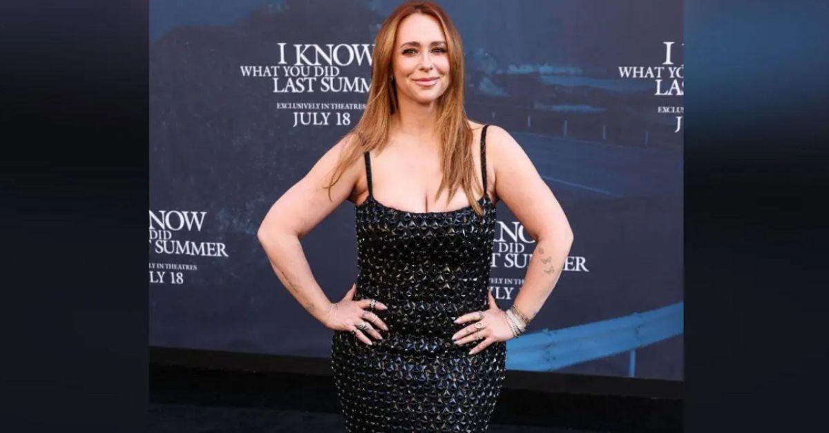 insecure jennifer love hewitt never recovered fat shamed  bikini photo