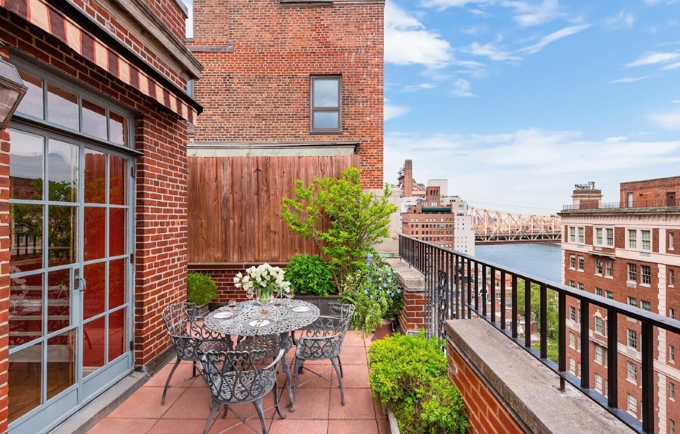 Judge Judy Lists Stunning NYC Duplex For $9.5 Million: Photos