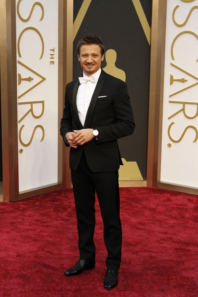 JEREMY RENNER