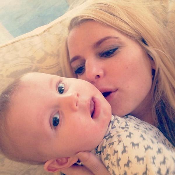 Jessica simpson son ace knute