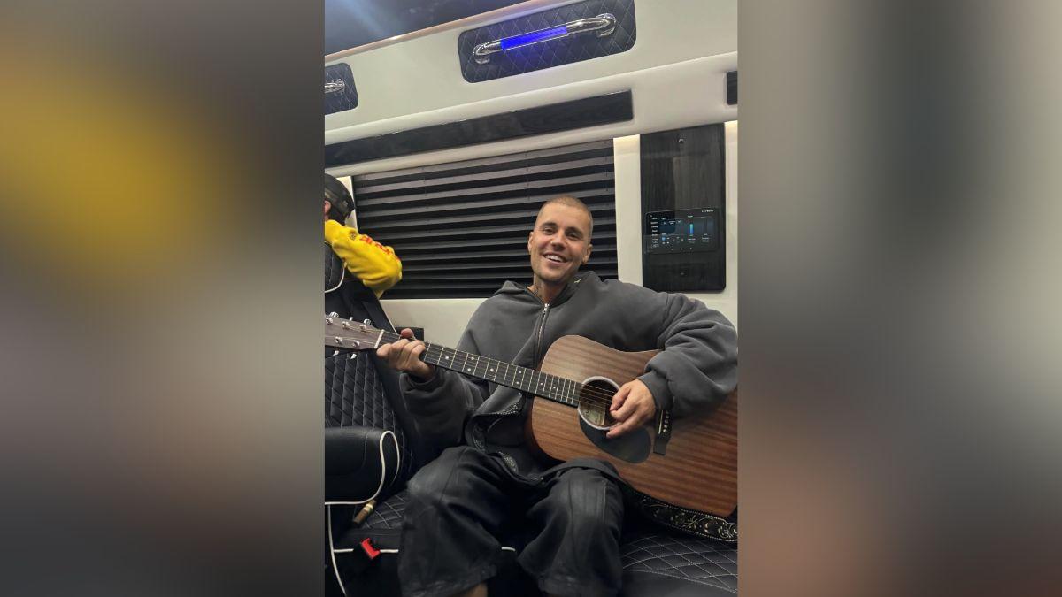 Image of Justin Bieber surprised Billie Eilish during 'One Less Lonely Girl.'