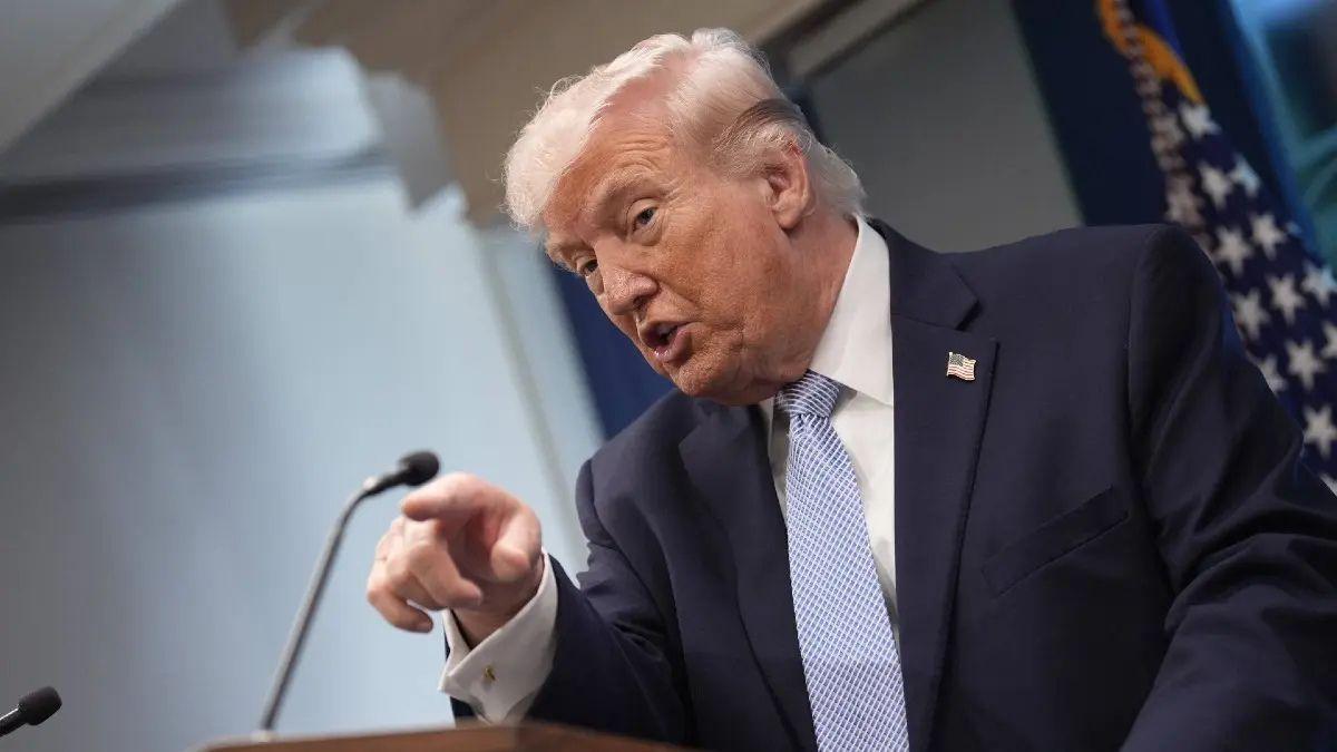 Photo of The president deleted an image of himself as Jesus after serious backlash.