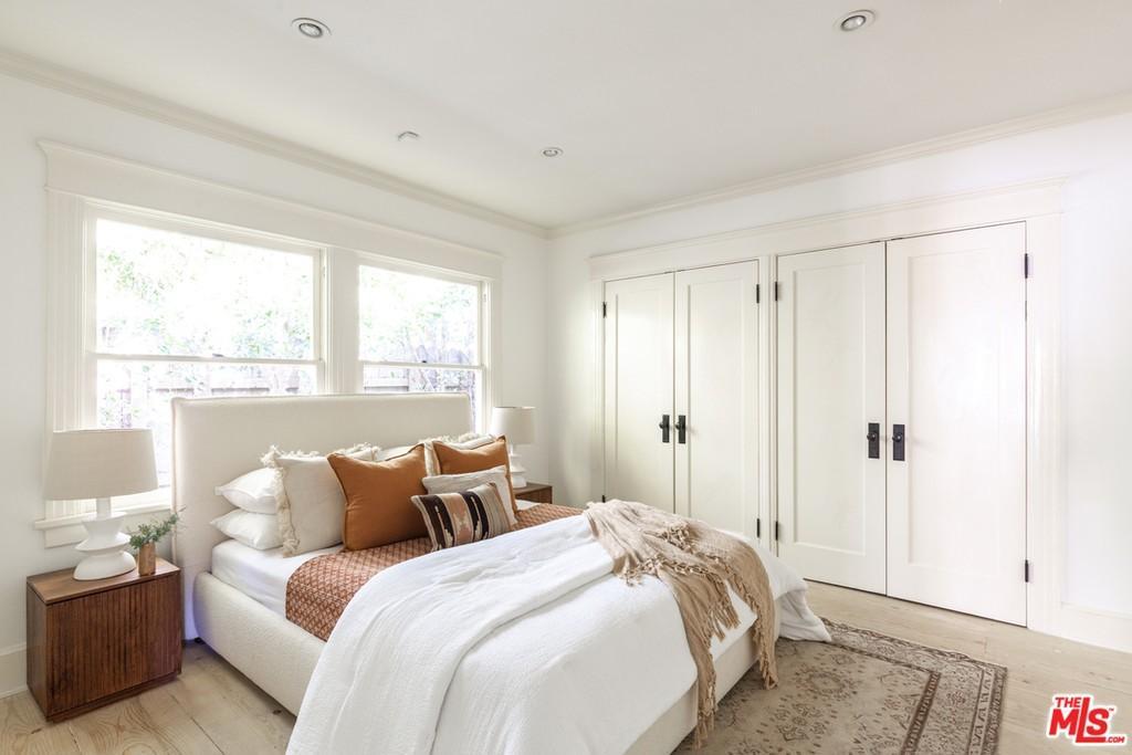 lena dunham house bedroom