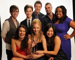 2010__08__Glee_Cast_Aug30newsnea 300×238.jpg