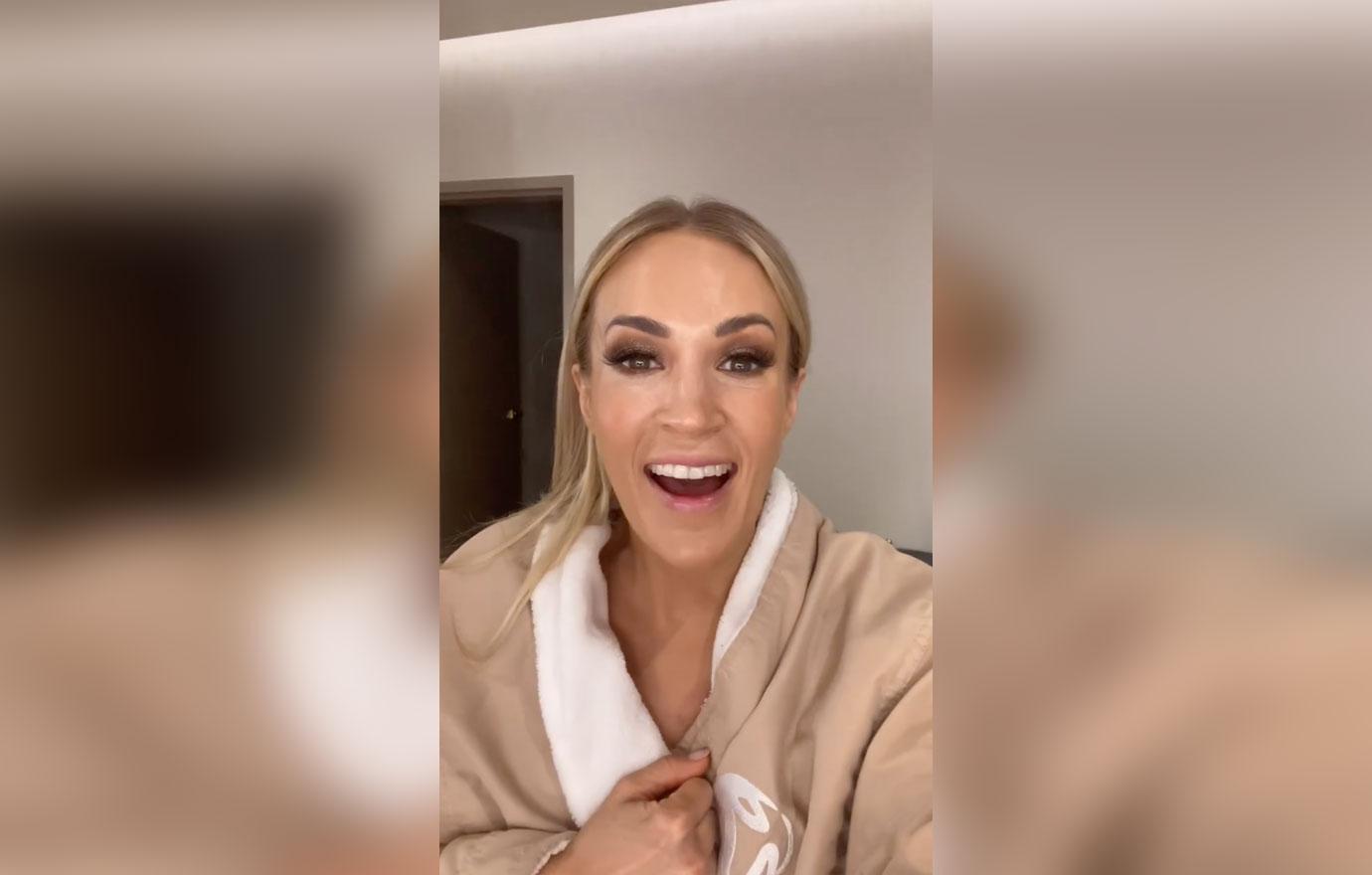 carrie underwood cheers son potty training throwback video