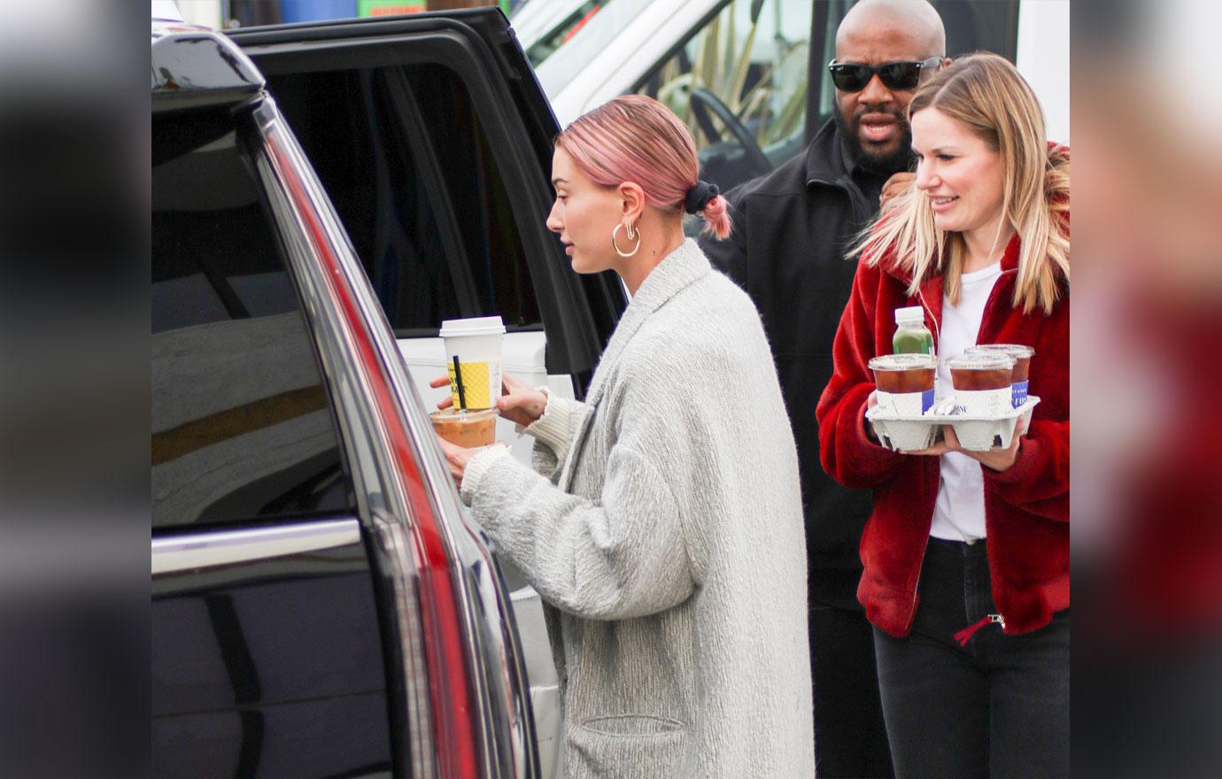 Hailey Baldwin Pink Hair Coffee 3