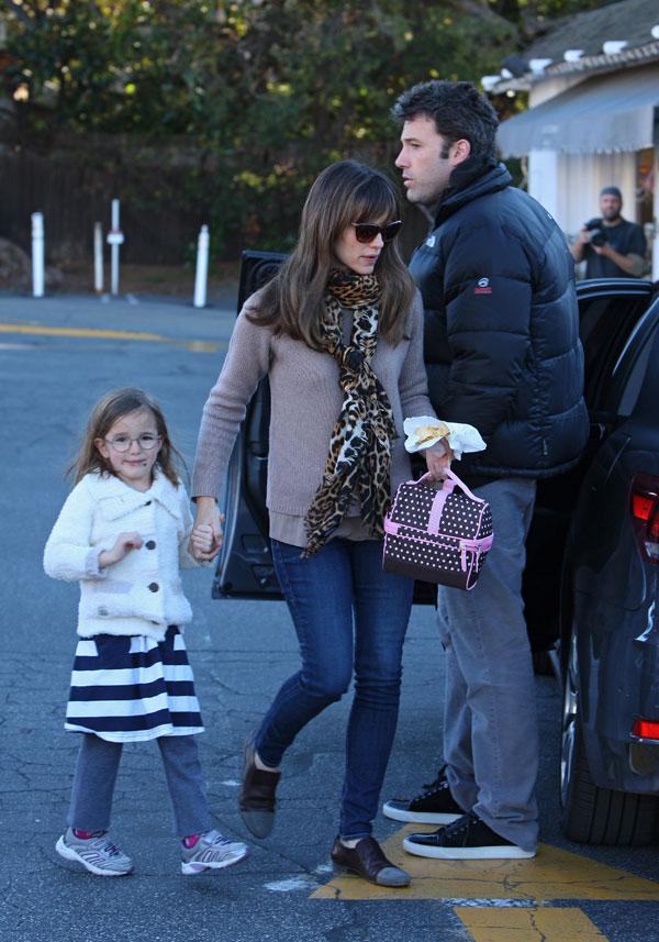 Ben affleck jennifer garner birthday together universial studios florida 04