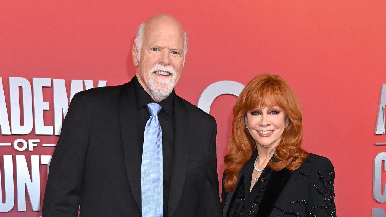 Photo of Reba McEntire and Rex Linn.