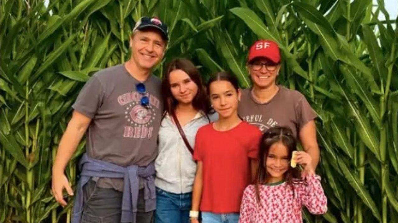 image of chad Lowe family