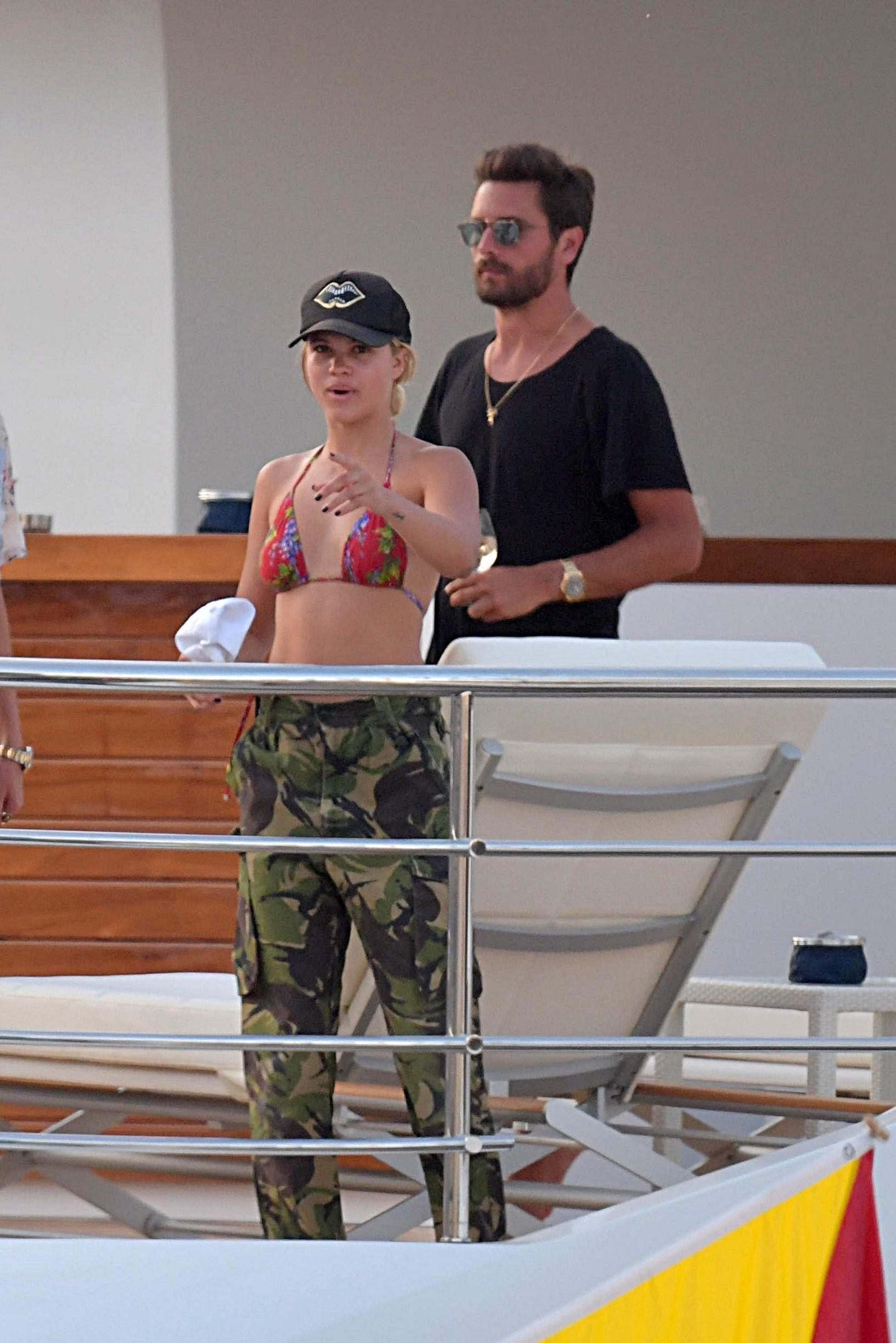 *PREMIUM EXCLUSIVE* Scott Disick and Sofia Richie continue their fling on a yacht