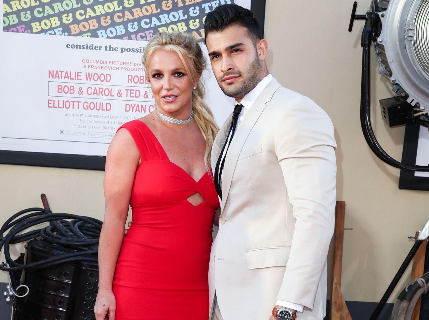 britney spears ex husband sam asghari prohibited talking about her traitors