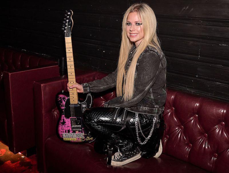 avril with beatbox guitar