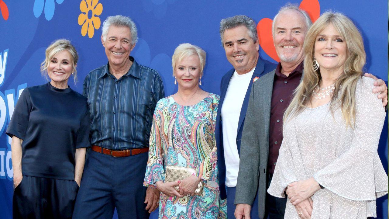 Image of Maureen McCormick, Barry Williams, Eve Plumb, Christopher Knight, Mike Lookinland, Susan Olsen 