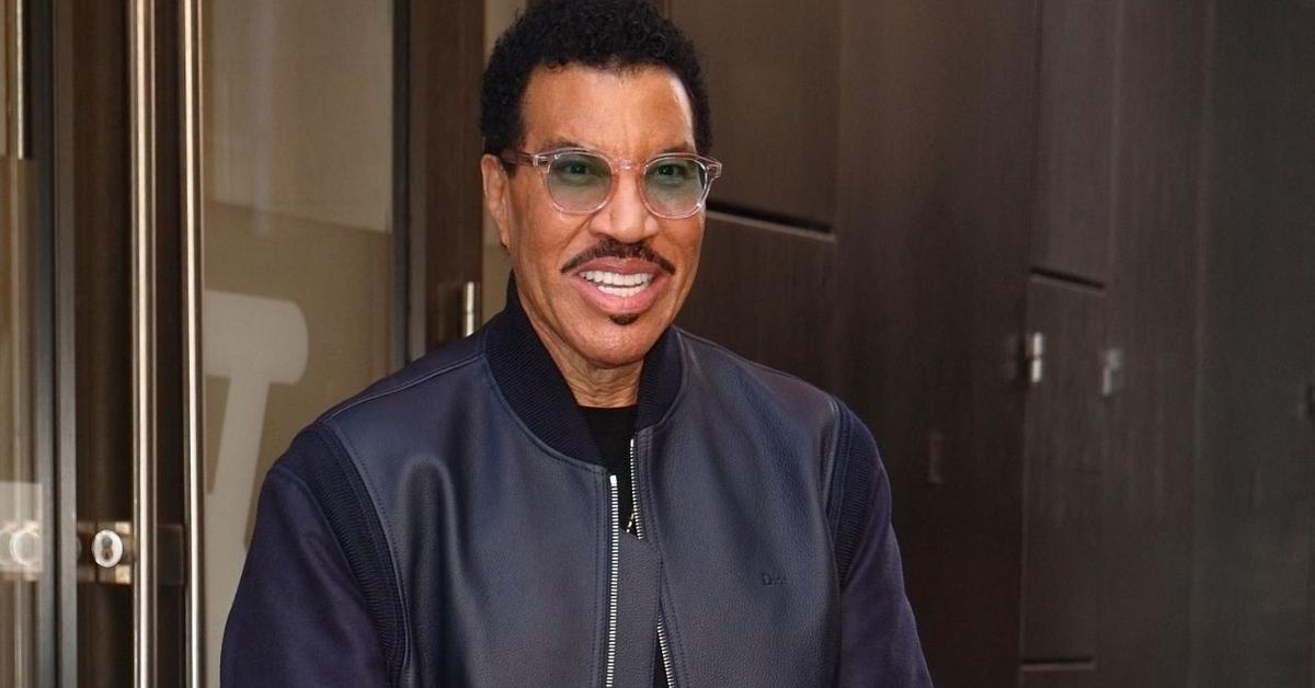 Lionel Richie, 77, Hospitalized in ICU After Struggling During St. Louis Concert