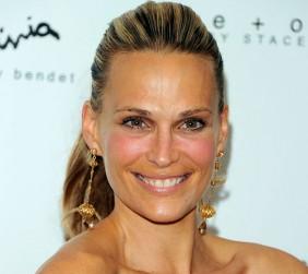 2011__06__Gwyneth_Paltrow_June16_641a5 282×300.jpg