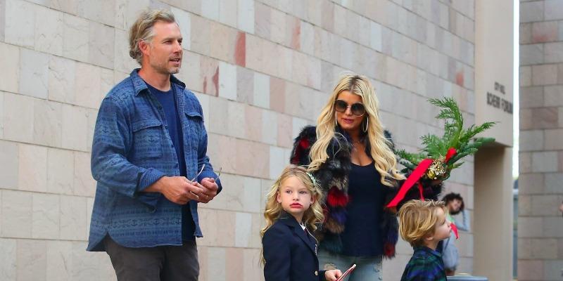 Curvy Or Expecting? Jessica Simpson Fails To Hide Belly In Skintight Dress,  Is She Pregnant?