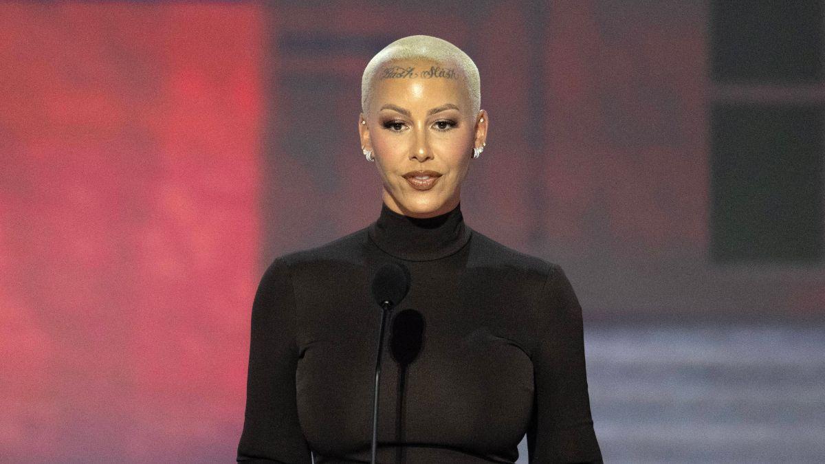 image of The model joked that she’s 'introverted' in the caption.