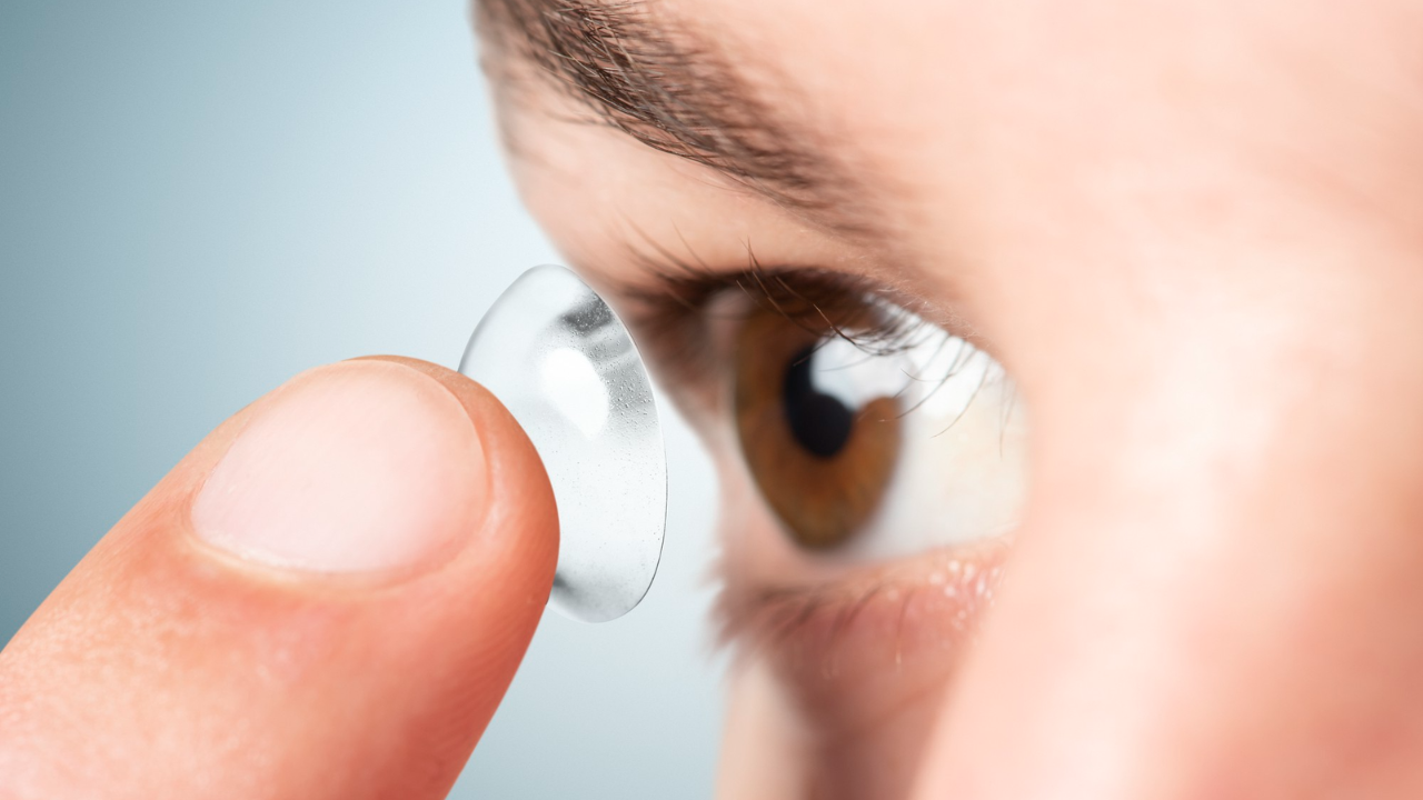 colored contact lens warning