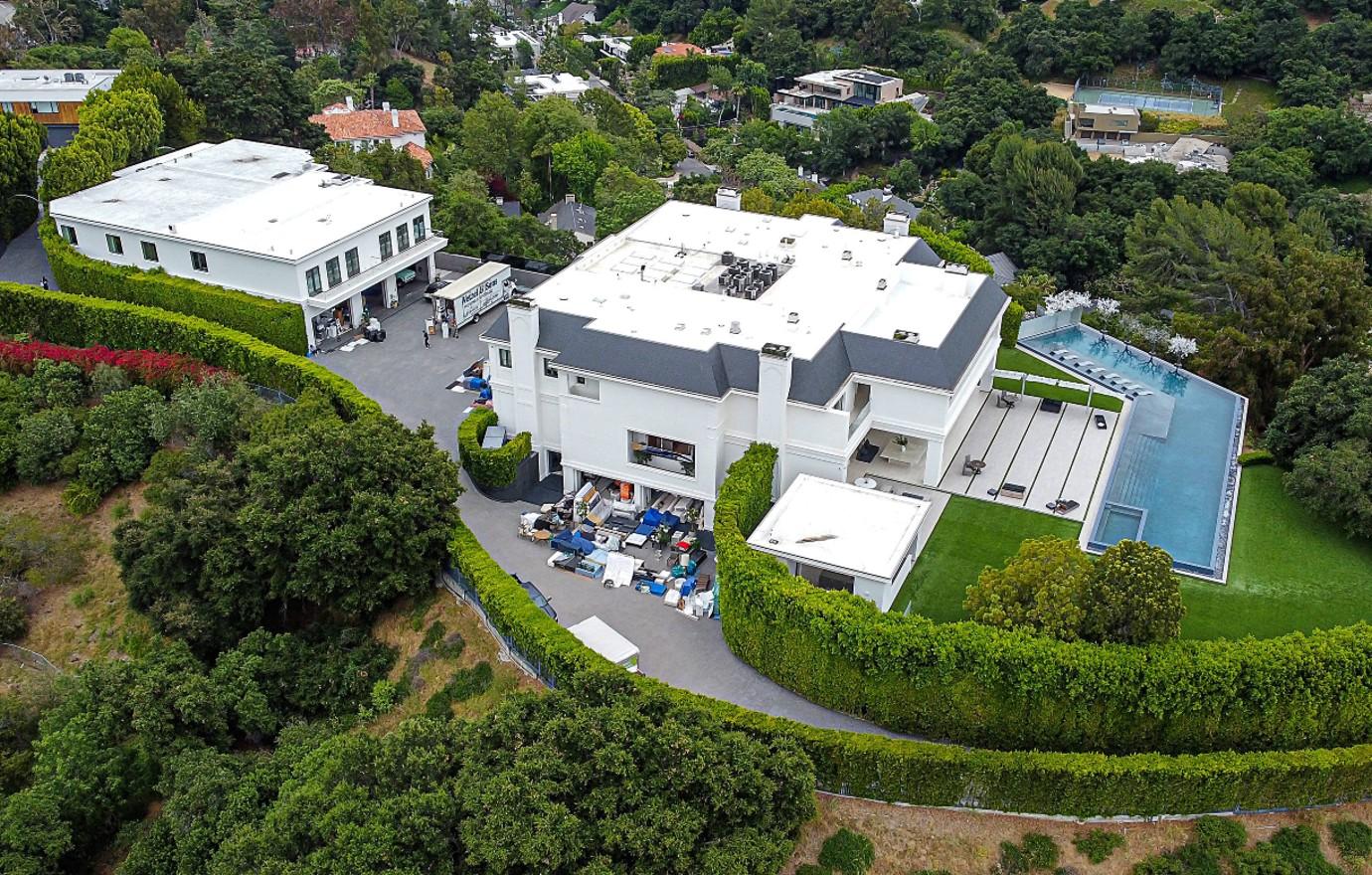 jennifer lopez ben afflecks  million mansion turned into nightmare