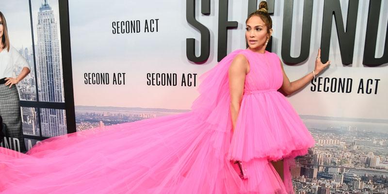 Jennifer lopez pink dress post pic