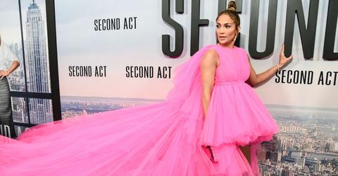 Jennifer lopez pink dress post pic