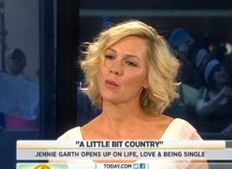 Jennie garth april17 rm m.jpg