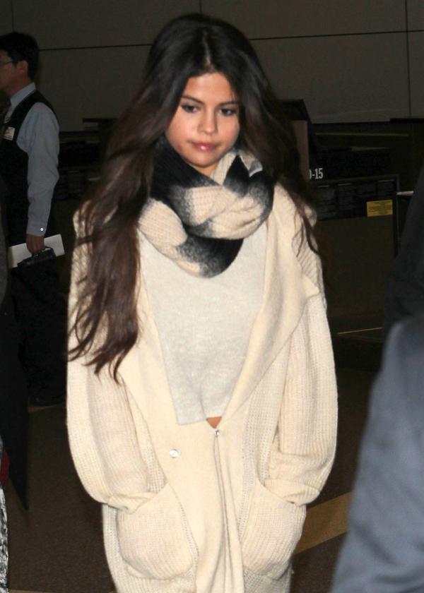 selena-gomez white coat