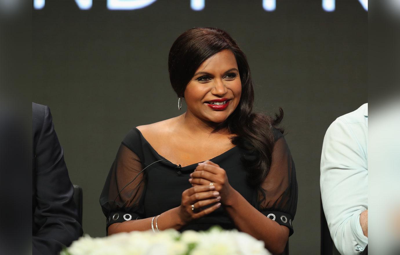 mindy kaling pregnant baby bump photos 05