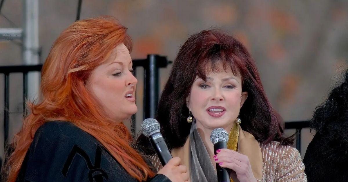 Photo of Wynonna Judd and Naomi Judd