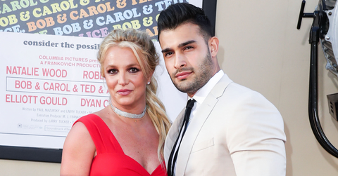 Sam Asghari & Britney Spears Make Out On Vacation