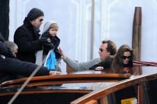 2010__02__brad_Pitt_Angelina_jolie_Feb18_66 225&#215;149.jpg