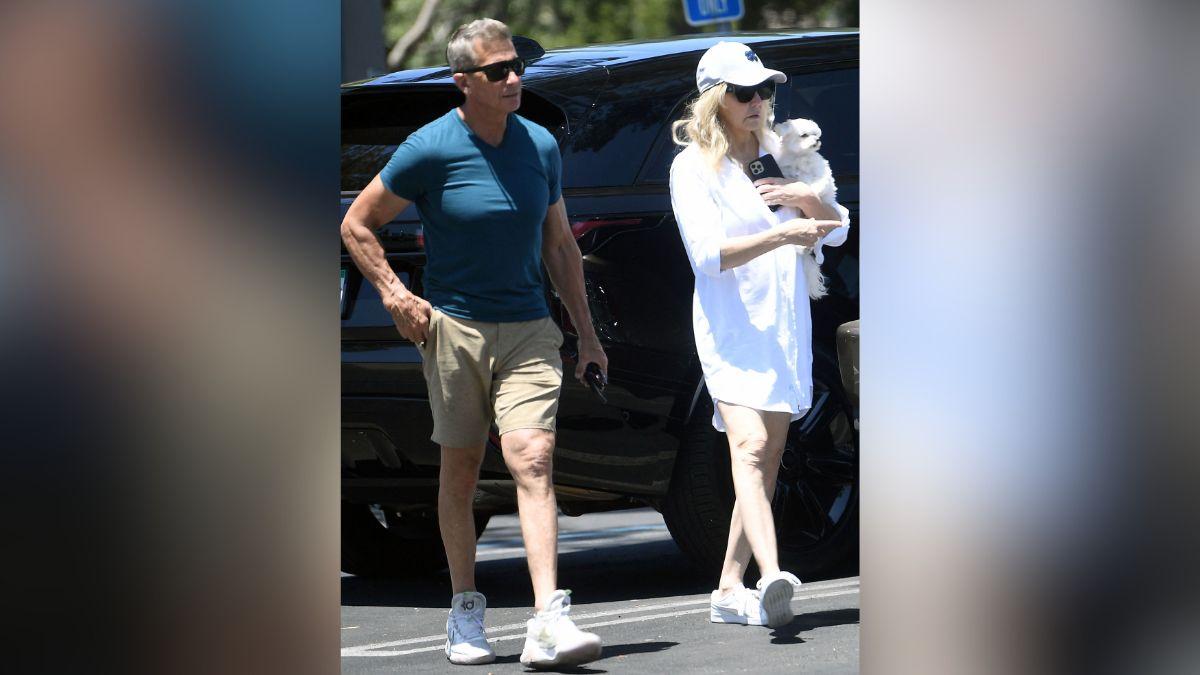 Image of Heather Locklear was previously engaged to Chris Heisser.