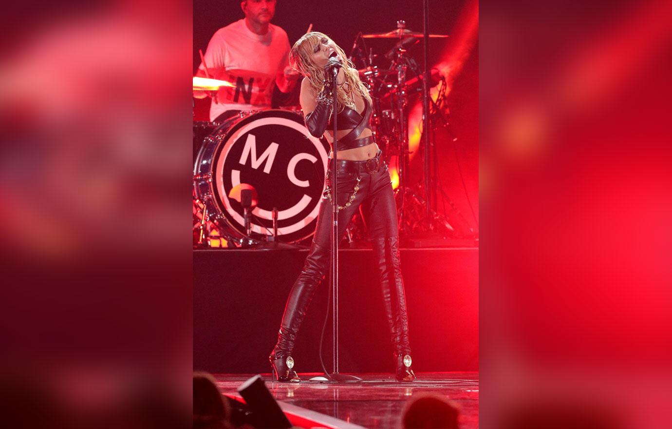Miley Cyrus Performing Cryptic Instagram Goodbyes Kaitlynn Carter Split
