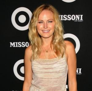 2011__09__malin akerman sept8 mbnews 300&#215;294.jpg