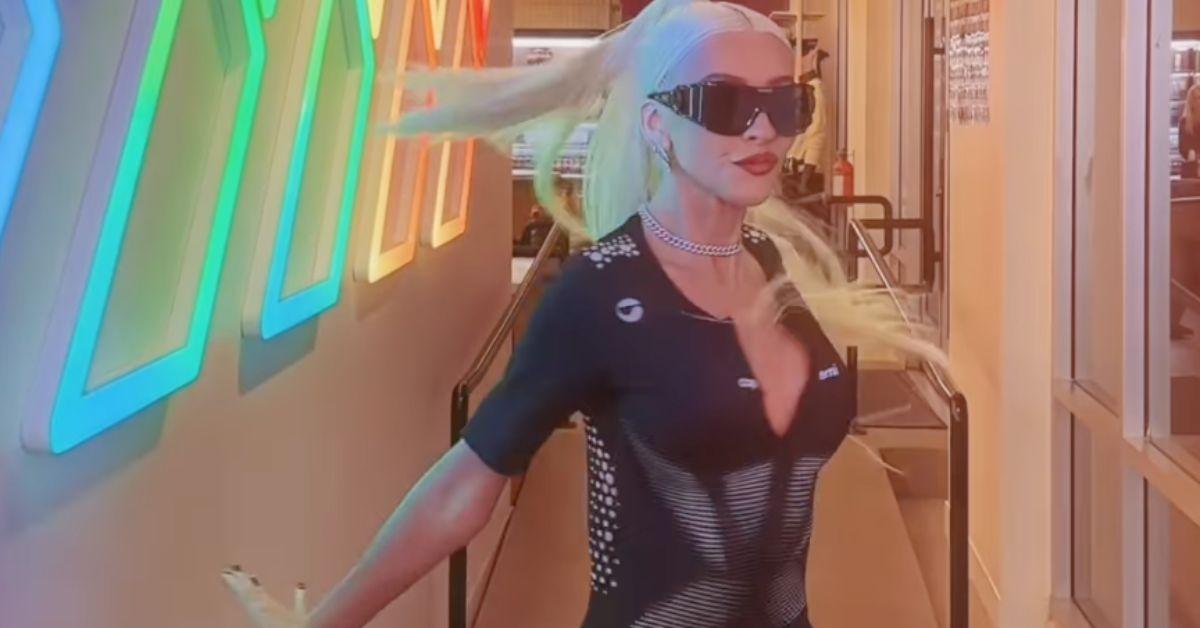 christina aguilera revealing dress instagram clip