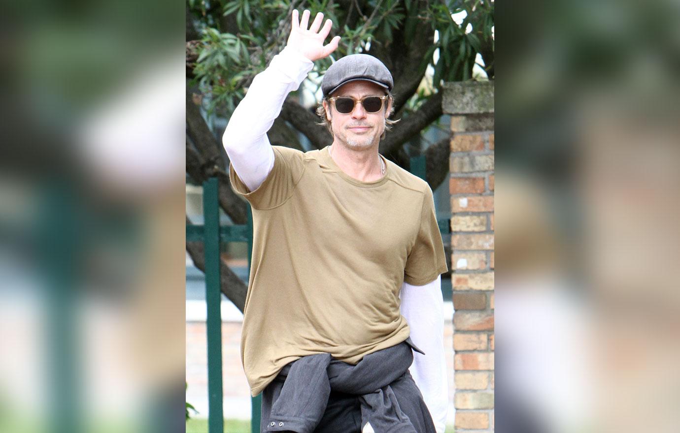 Brad Pitt Waves Angelina Jolie Braless Paris