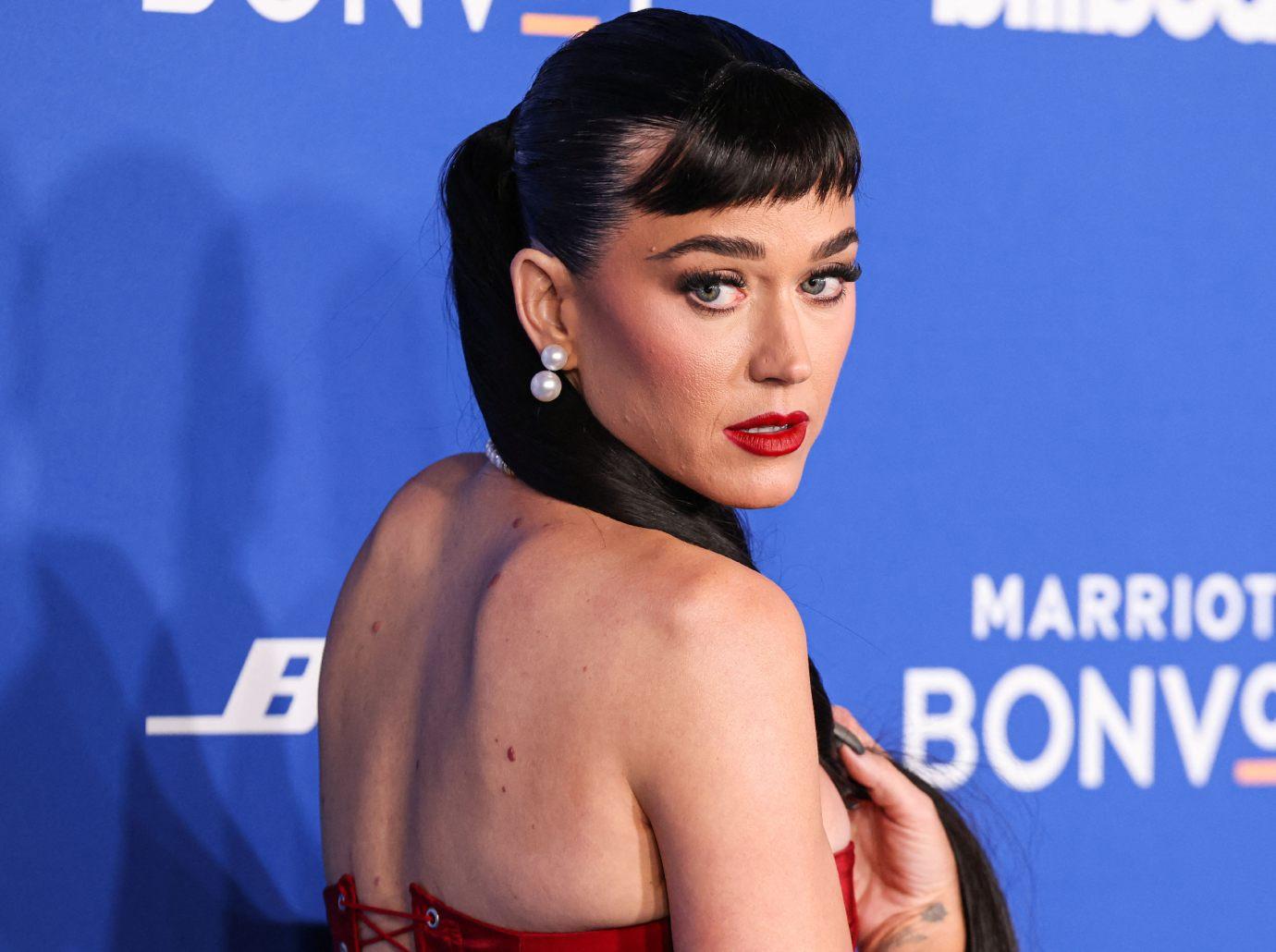 Katy Perry Shows Off Abs In Mesh Outfit At 2024 iHeart Music Awards